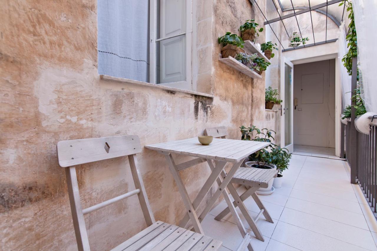 Casa Di Lo Suites Лече Екстериор снимка