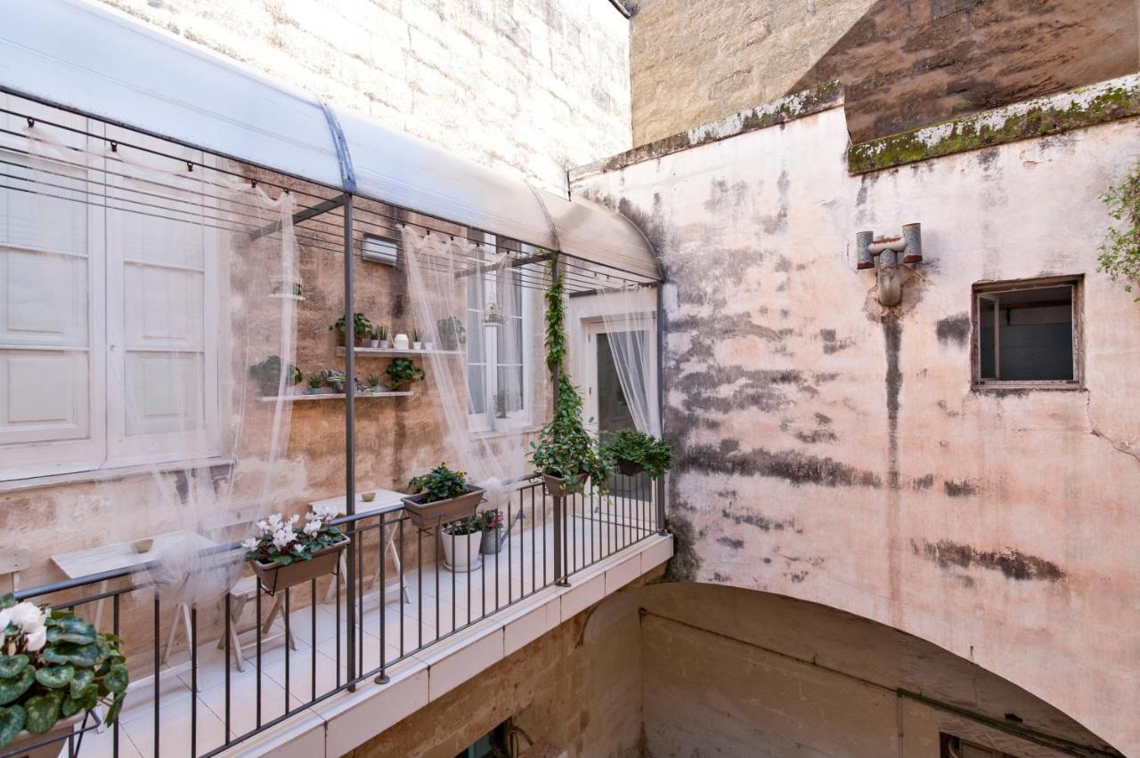 Casa Di Lo Suites Лече Екстериор снимка