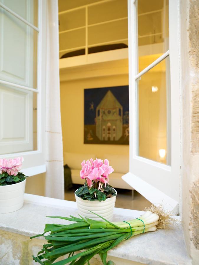 Casa Di Lo Suites Лече Екстериор снимка