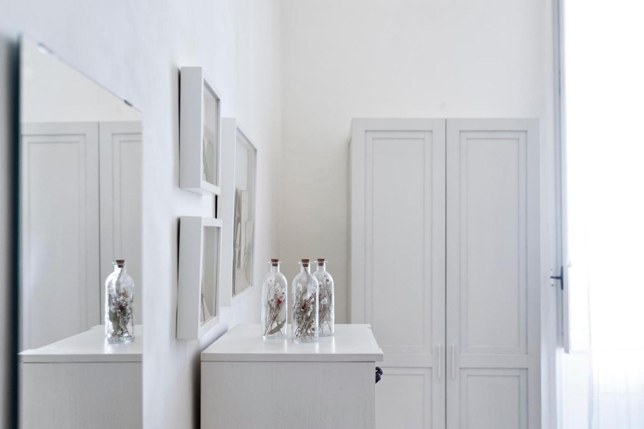 Casa Di Lo Suites Лече Екстериор снимка