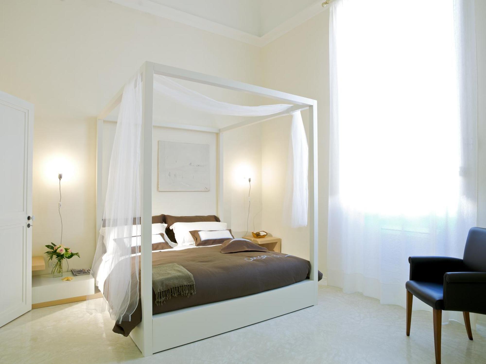 Casa Di Lo Suites Лече Екстериор снимка