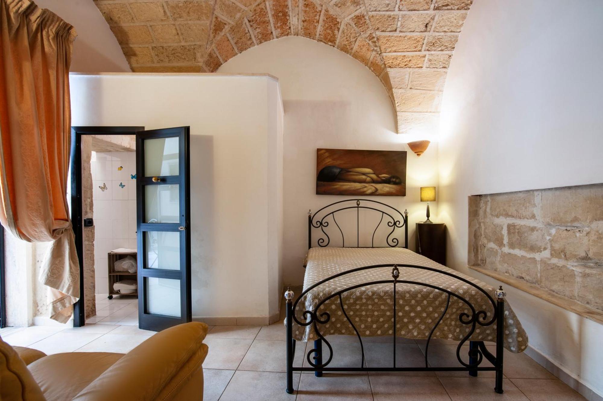 Casa Di Lo Suites Лече Стая снимка